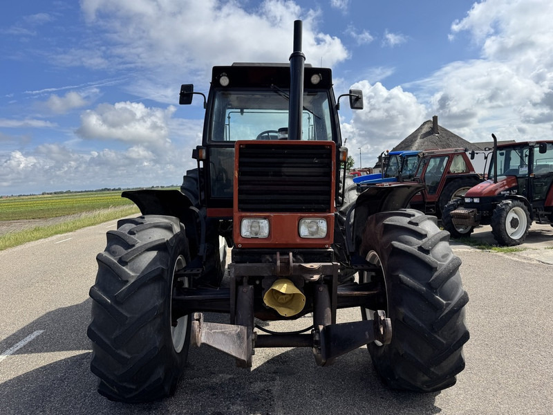 New Holland 180-90DT - Trator: foto 2 New Holland 180-90DT - Trator: foto 2