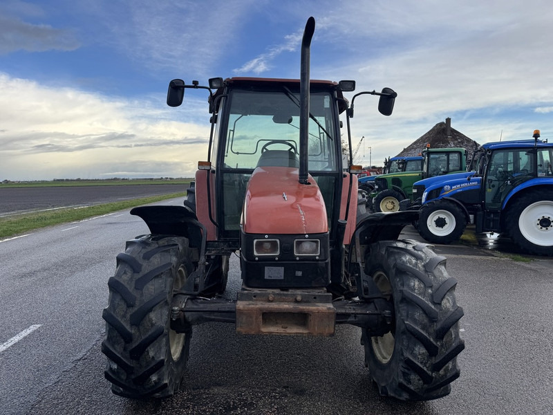 New Holland L95 - Trator: foto 3 New Holland L95 - Trator: foto 3