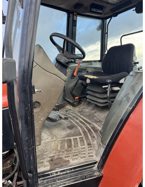 New Holland L95 - Trator: foto 5 New Holland L95 - Trator: foto 5