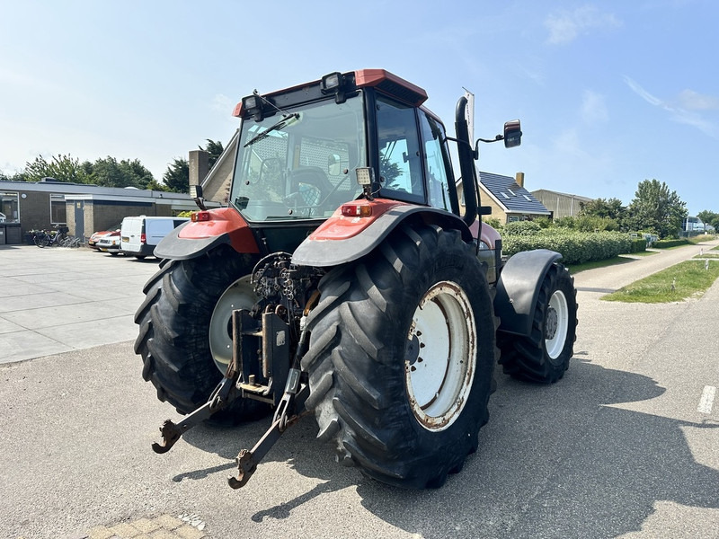 Trator New Holland M135: foto 10