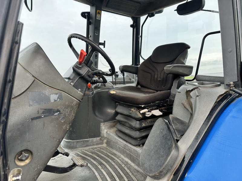New Holland TM 135 - Trator: foto 4 New Holland TM 135 - Trator: foto 4