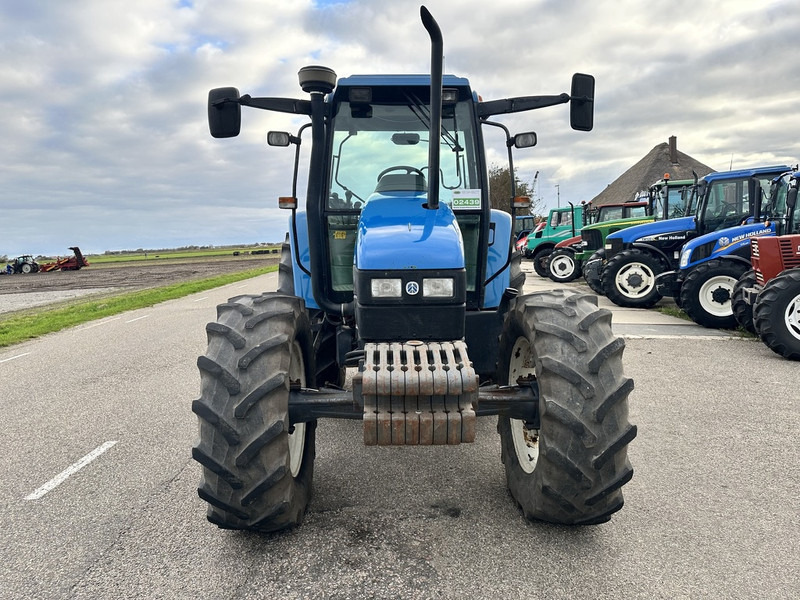 New Holland TS90 - Trator: foto 2 New Holland TS90 - Trator: foto 2