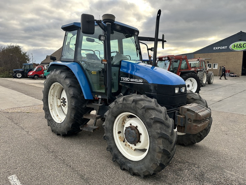 New Holland TS90 - Trator: foto 3 New Holland TS90 - Trator: foto 3
