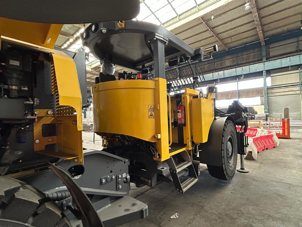 Atlas Copco (Epiroc) Boltec EC - Máquina de perfuração direcional: foto 5 Atlas Copco (Epiroc) Boltec EC - Máquina de perfuração direcional: foto 5