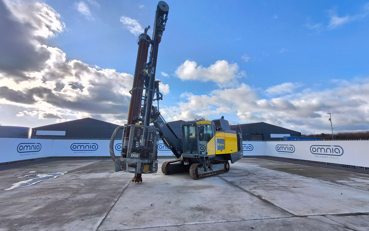 Atlas Copco (Epiroc) FlexiROC D50-10SF - Máquina de perfuração: foto 1 Atlas Copco (Epiroc) FlexiROC D50-10SF - Máquina de perfuração: foto 1