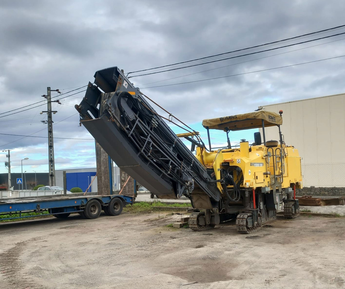 Bomag BM 1300/30 - Aplainadora (Fresadora): foto 1 Bomag BM 1300/30 - Aplainadora (Fresadora): foto 1