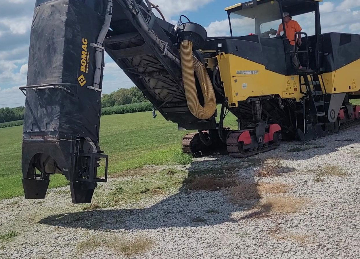 Bomag BM 2000/75 - Aplainadora (Fresadora): foto 4 Bomag BM 2000/75 - Aplainadora (Fresadora): foto 4