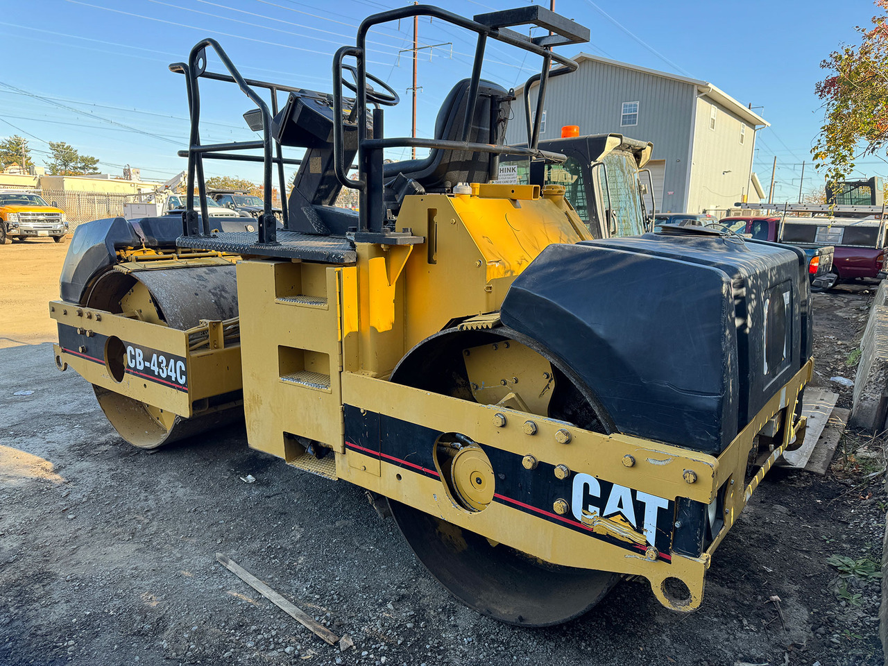 Caterpillar CB-434C - Compactador de asfalto: foto 4 Caterpillar CB-434C - Compactador de asfalto: foto 4