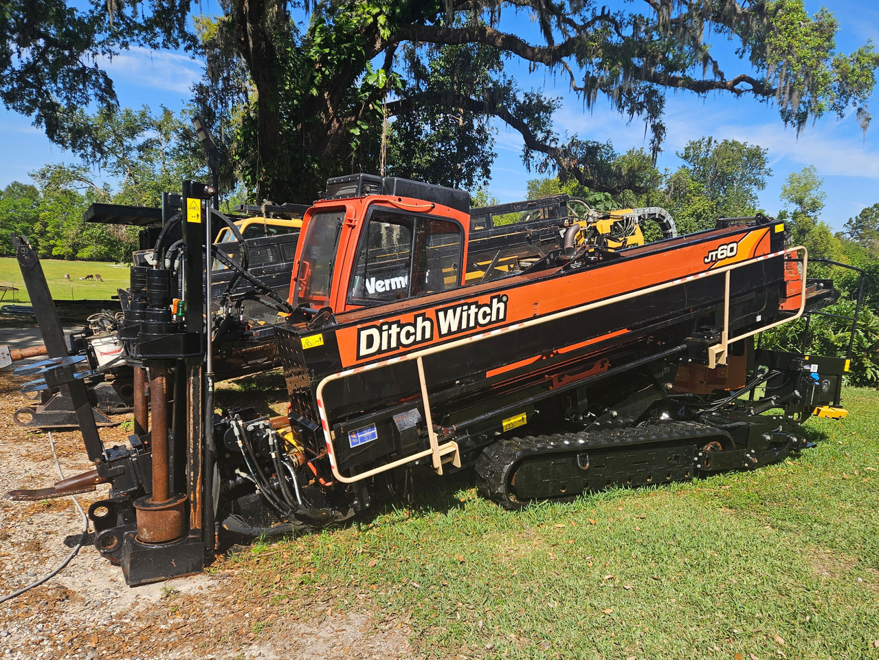Ditch Witch JT60 - Máquina de perfuração direcional: foto 2 Ditch Witch JT60 - Máquina de perfuração direcional: foto 2