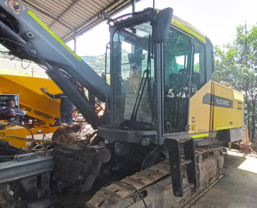 Epiroc FlexiRoc T35-11 - Máquina de perfuração: foto 2 Epiroc FlexiRoc T35-11 - Máquina de perfuração: foto 2