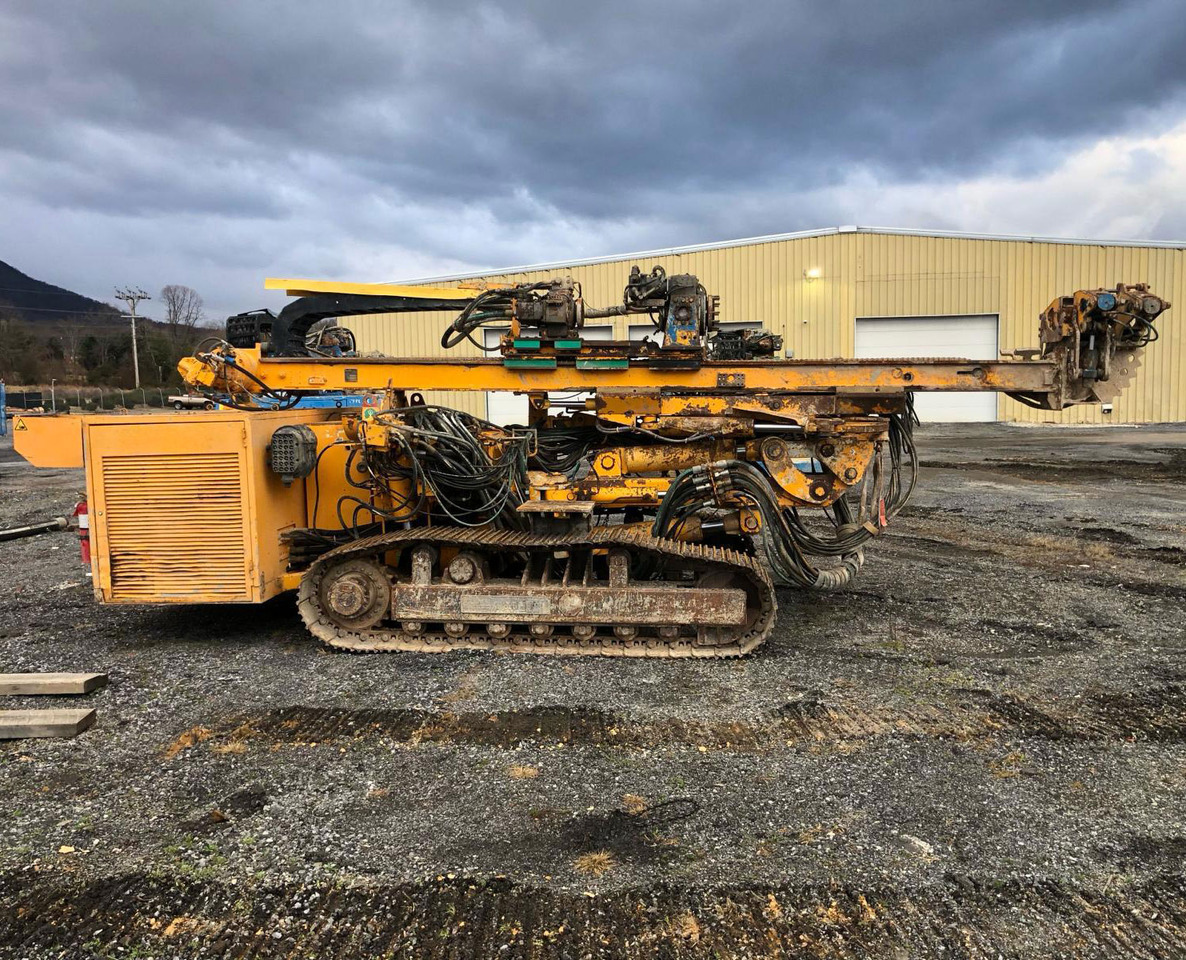 Klemm KR 806-3D - Bate estaca: foto 1 Klemm KR 806-3D - Bate estaca: foto 1