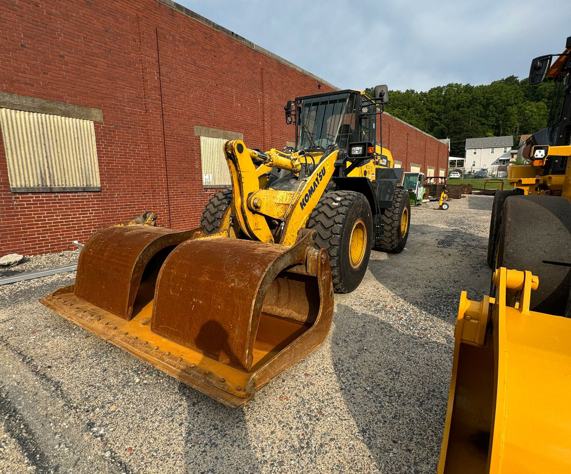Komatsu WA320-8 - Pá carregadora de rodas: foto 1 Komatsu WA320-8 - Pá carregadora de rodas: foto 1