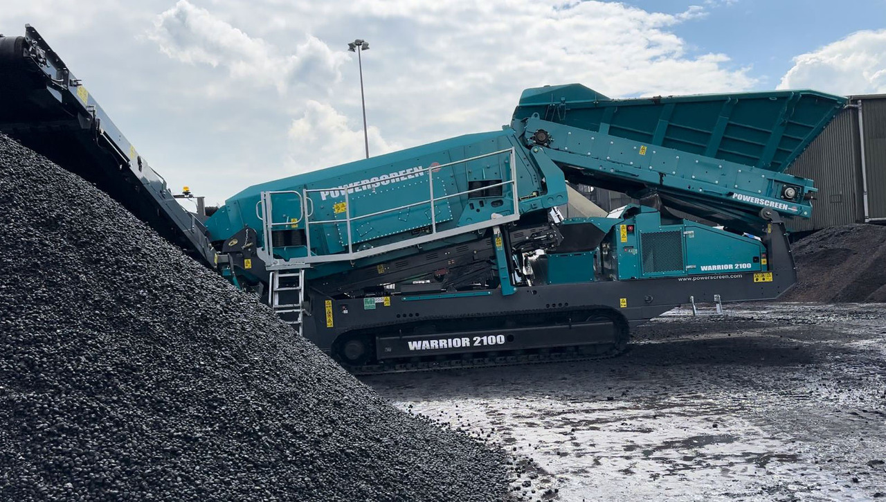 Powerscreen Warrior 2100 Triple Shaft - Peneira vibratória: foto 4 Powerscreen Warrior 2100 Triple Shaft - Peneira vibratória: foto 4