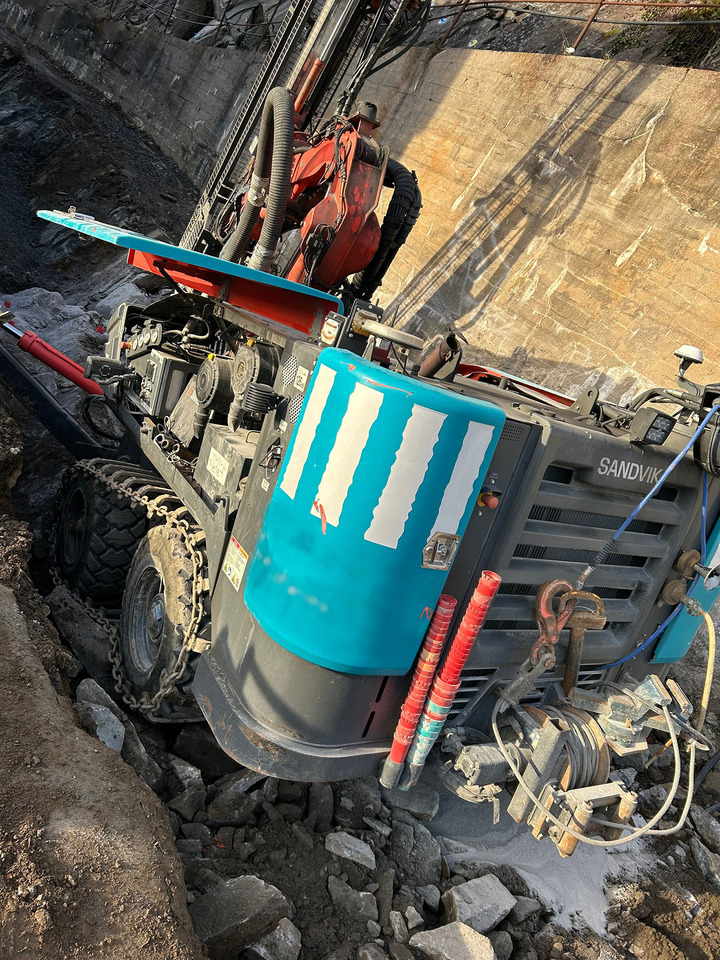 Sandvik Commando DC300Ri - Máquina de perfuração: foto 2 Sandvik Commando DC300Ri - Máquina de perfuração: foto 2