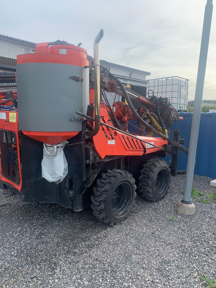 Sandvik DC122R - Máquina de perfuração: foto 1 Sandvik DC122R - Máquina de perfuração: foto 1