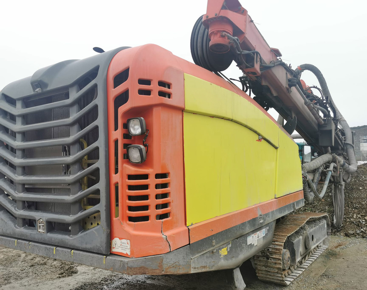 Sandvik DI550 - Máquina de perfuração: foto 4 Sandvik DI550 - Máquina de perfuração: foto 4