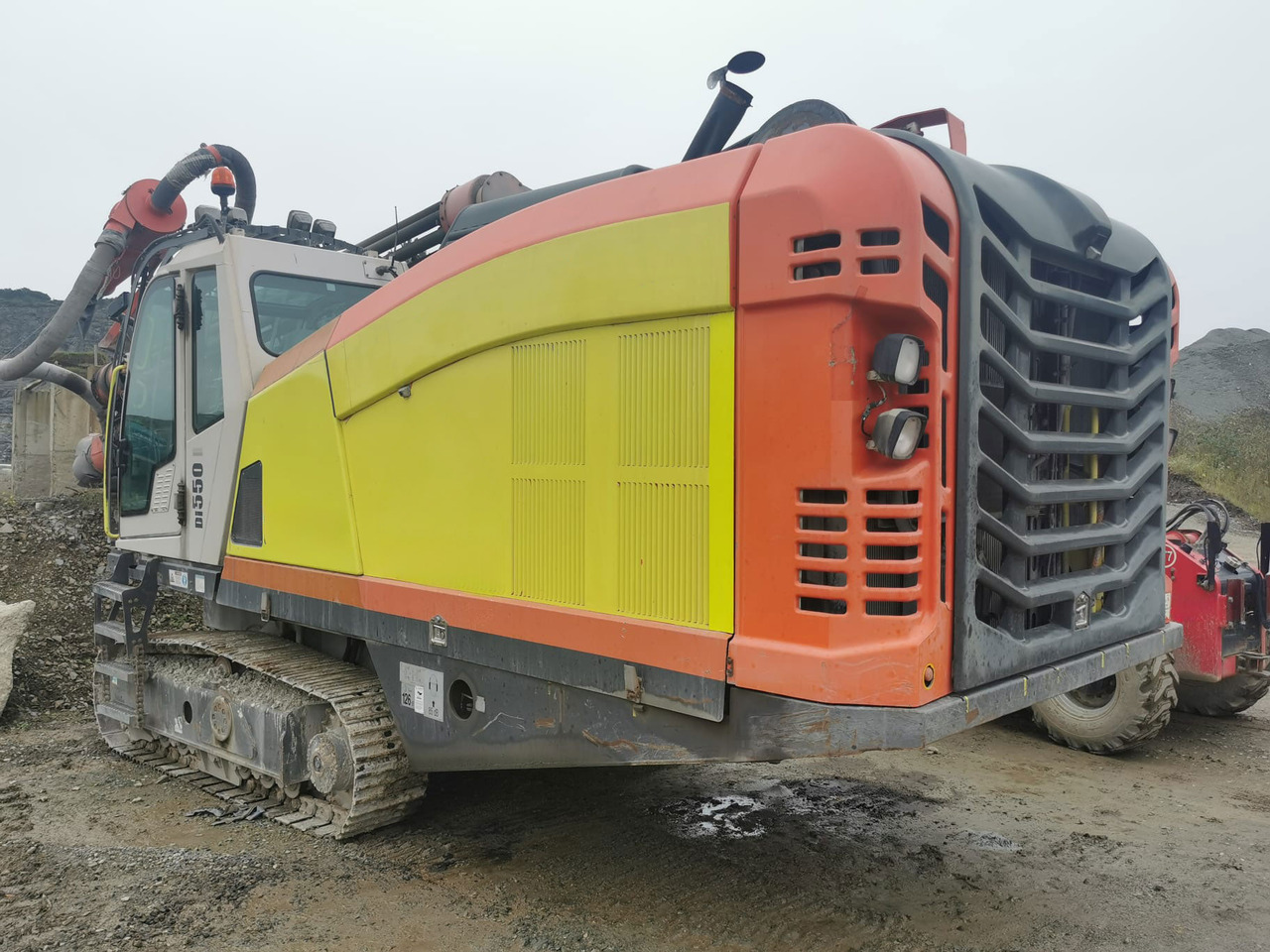 Sandvik DI550 - Máquina de perfuração: foto 3 Sandvik DI550 - Máquina de perfuração: foto 3