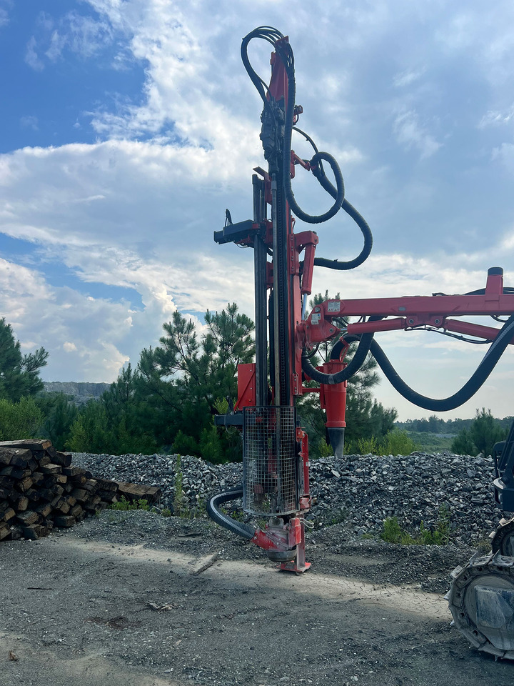 Sandvik DX700 - Máquina de perfuração: foto 4 Sandvik DX700 - Máquina de perfuração: foto 4