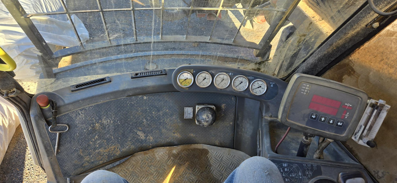 Sandvik DX800 - Máquina de perfuração: foto 5 Sandvik DX800 - Máquina de perfuração: foto 5