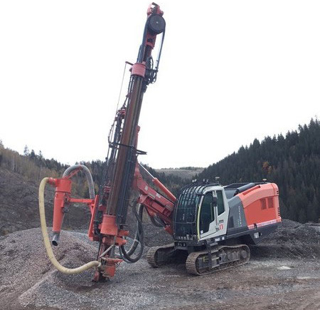 Sandvik Leopard Di450 - Máquina de perfuração: foto 1 Sandvik Leopard Di450 - Máquina de perfuração: foto 1