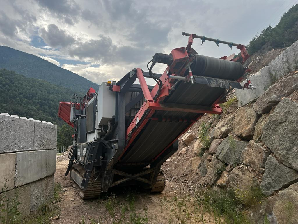 Sandvik QS331 - Britador de cone: foto 4 Sandvik QS331 - Britador de cone: foto 4