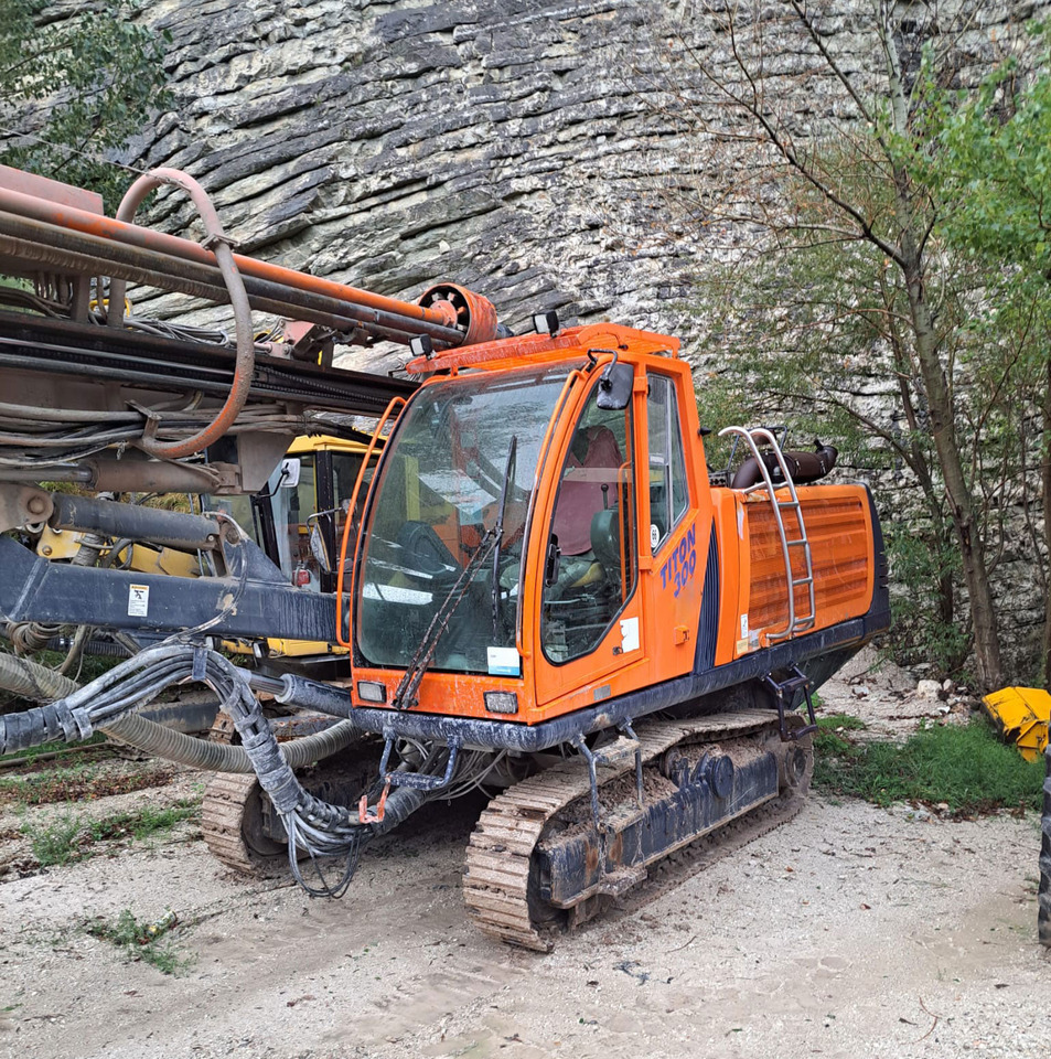 Sandvik Titon 300 - Máquina de perfuração: foto 1 Sandvik Titon 300 - Máquina de perfuração: foto 1