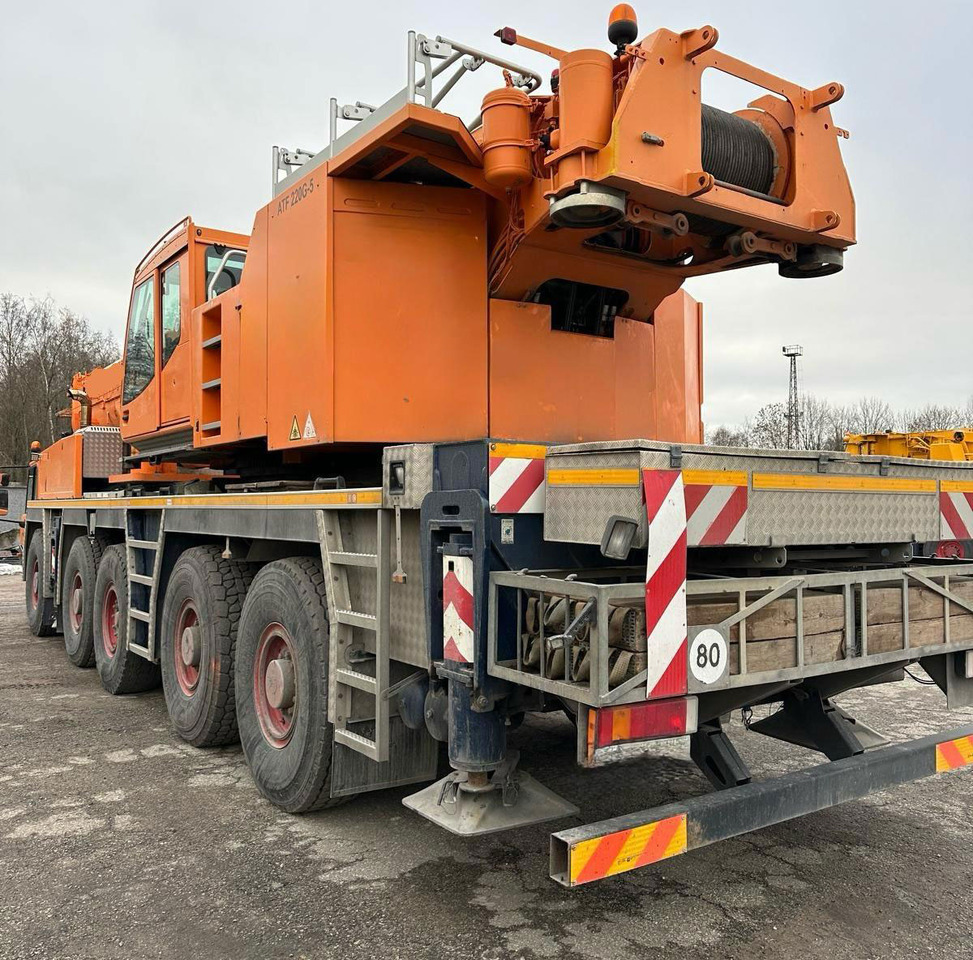 Tadano Faun ATF 220G-5 - Grua móvel: foto 3 Tadano Faun ATF 220G-5 - Grua móvel: foto 3