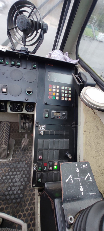 Tadano Faun ATF 30-2L - Grua móvel: foto 4 Tadano Faun ATF 30-2L - Grua móvel: foto 4