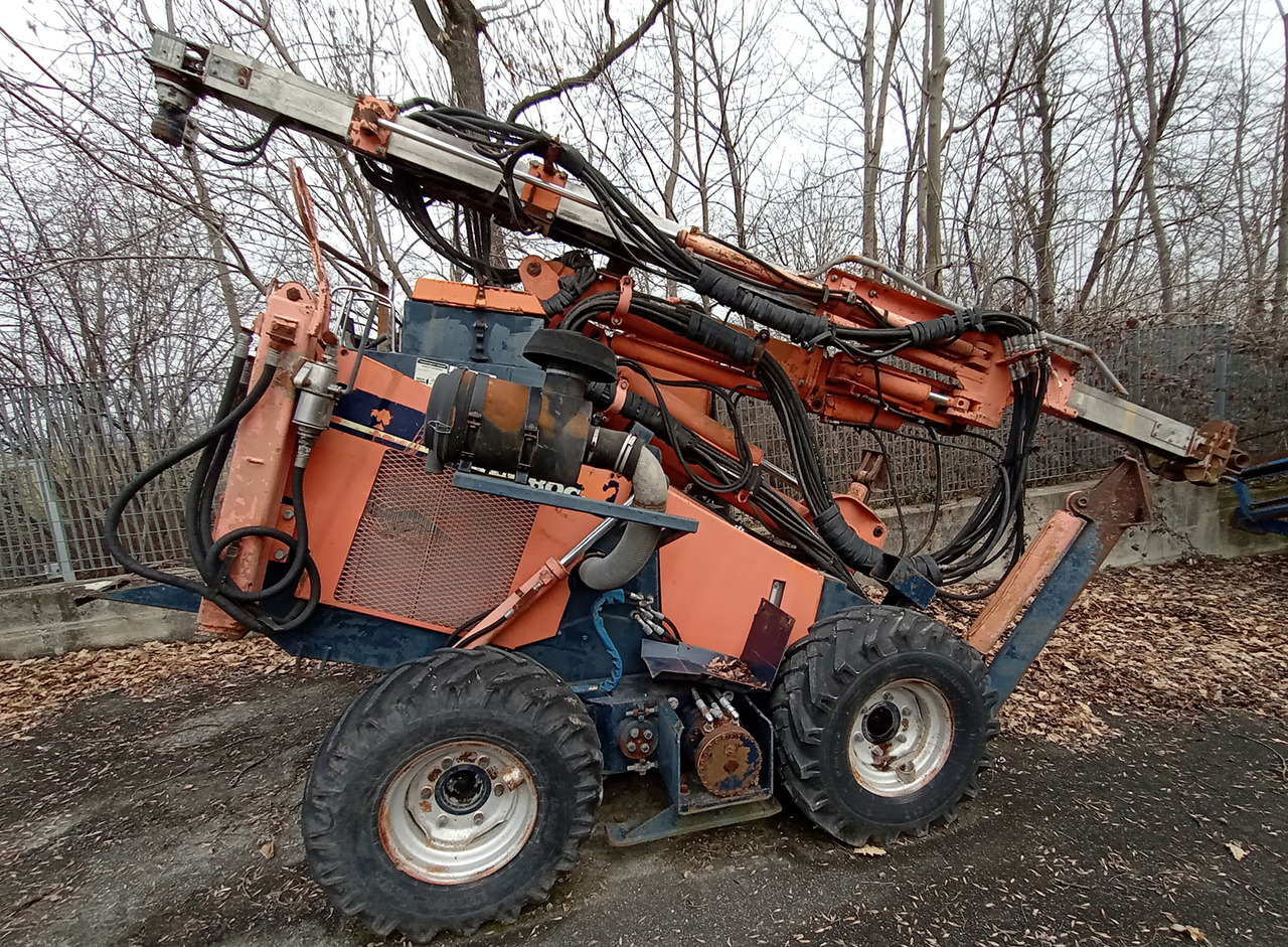 Tamrock Commando 300 - Máquina de perfuração: foto 3 Tamrock Commando 300 - Máquina de perfuração: foto 3