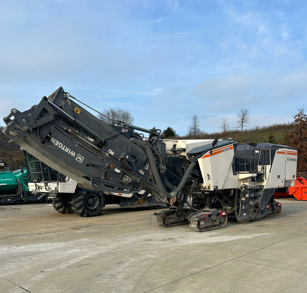 Wirtgen W 210 FI - Acabadora: foto 1 Wirtgen W 210 FI - Acabadora: foto 1