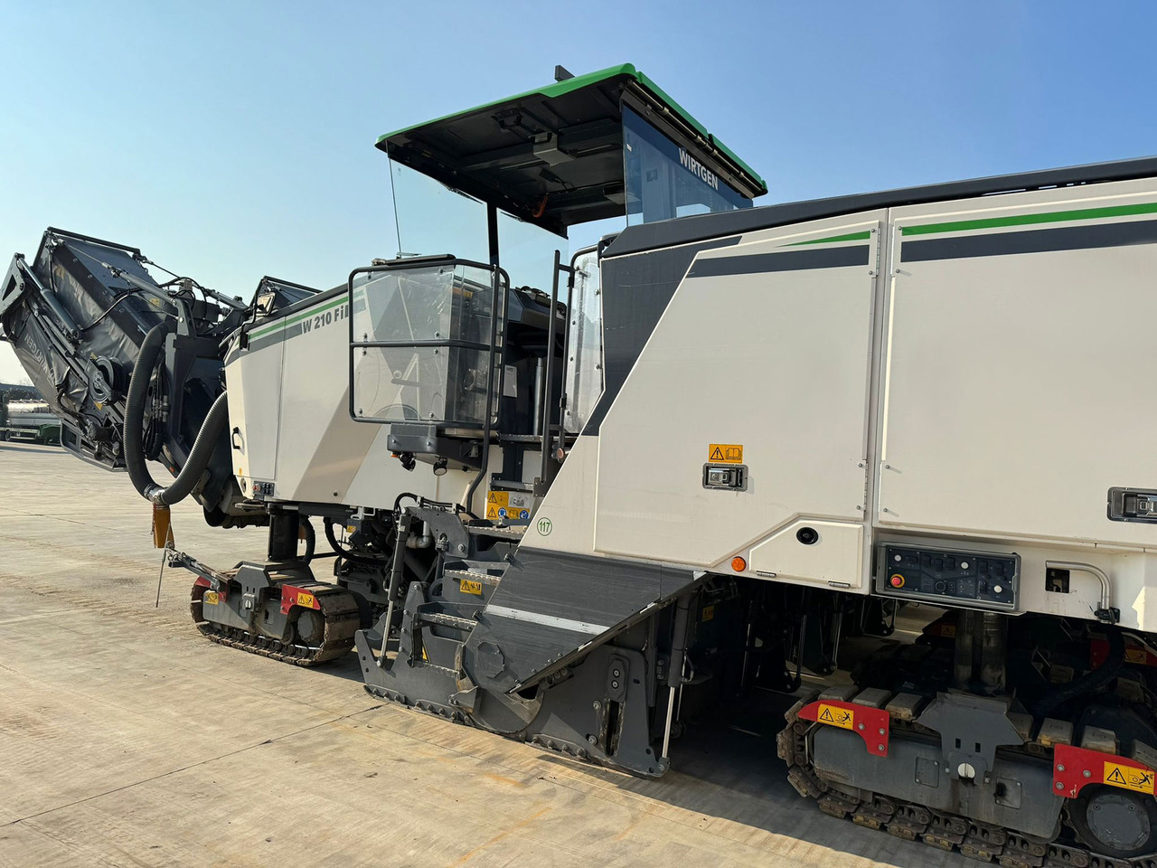 Wirtgen W 210 FI - Aplainadora (Fresadora): foto 4 Wirtgen W 210 FI - Aplainadora (Fresadora): foto 4