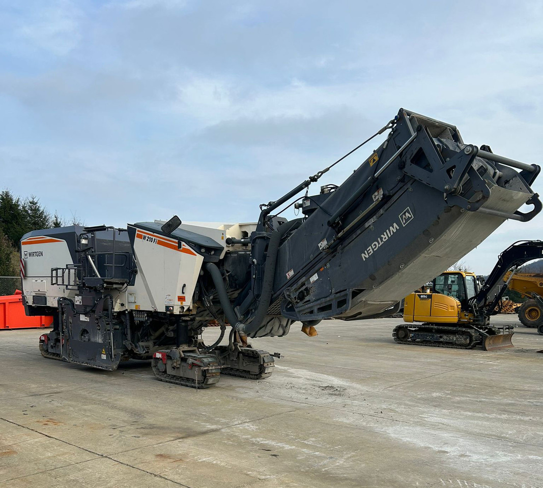 Wirtgen W 210 FI - Aplainadora (Fresadora): foto 3 Wirtgen W 210 FI - Aplainadora (Fresadora): foto 3