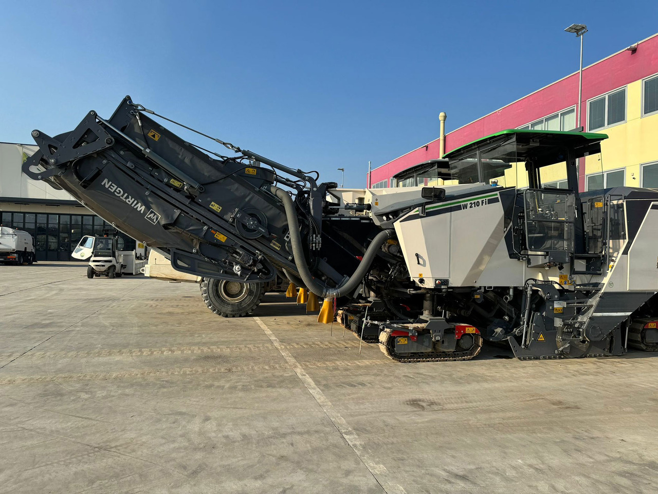 Wirtgen W 210 FI - Aplainadora (Fresadora): foto 3 Wirtgen W 210 FI - Aplainadora (Fresadora): foto 3