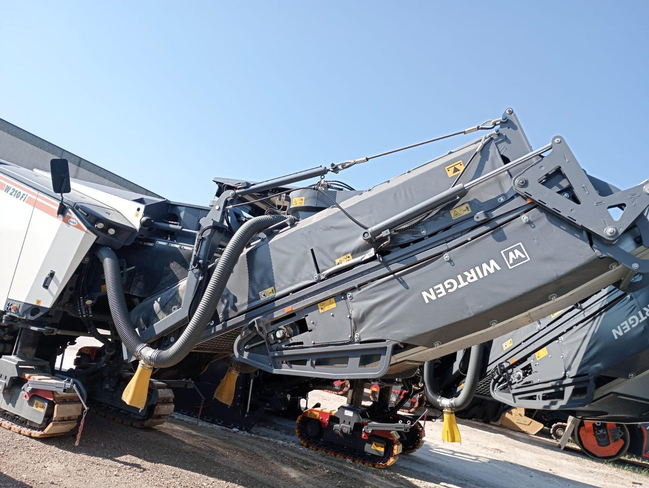 Wirtgen W 210 FI - Aplainadora (Fresadora): foto 4 Wirtgen W 210 FI - Aplainadora (Fresadora): foto 4