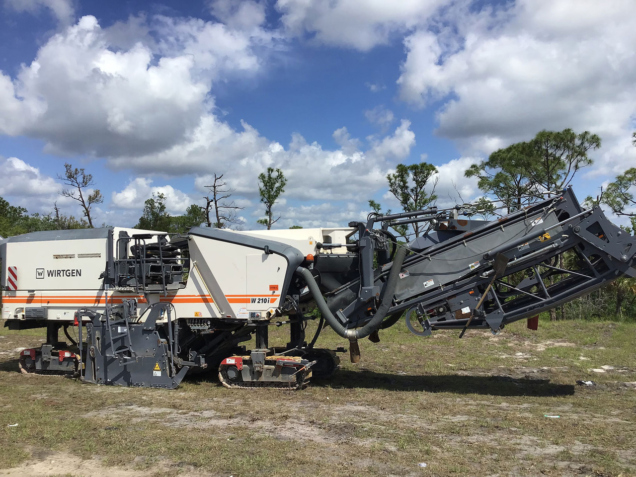 Wirtgen W 210 i - Aplainadora (Fresadora): foto 1 Wirtgen W 210 i - Aplainadora (Fresadora): foto 1
