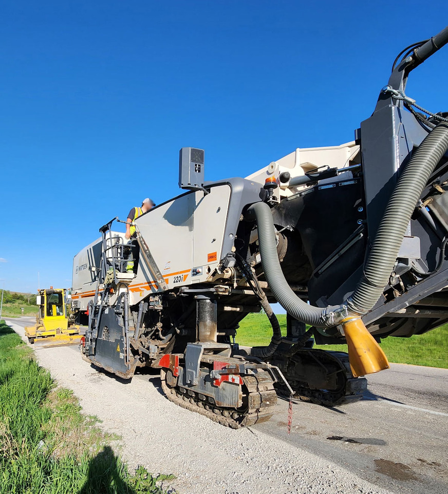 Wirtgen W 220 I - Aplainadora (Fresadora): foto 4 Wirtgen W 220 I - Aplainadora (Fresadora): foto 4