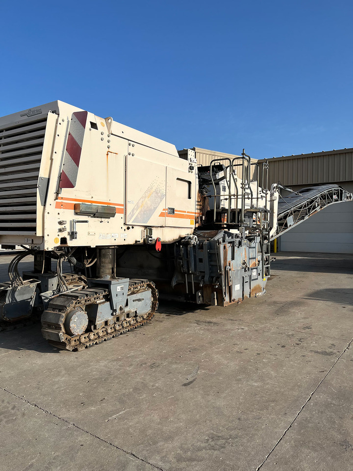 Wirtgen W 2200 - Aplainadora (Fresadora): foto 1 Wirtgen W 2200 - Aplainadora (Fresadora): foto 1