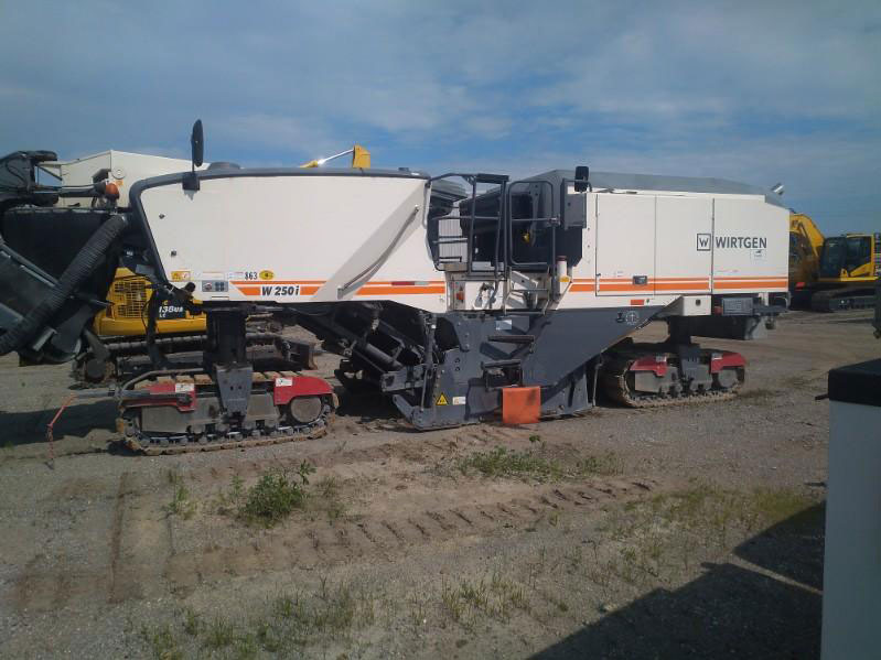 Wirtgen W 250 I - Aplainadora (Fresadora): foto 2 Wirtgen W 250 I - Aplainadora (Fresadora): foto 2