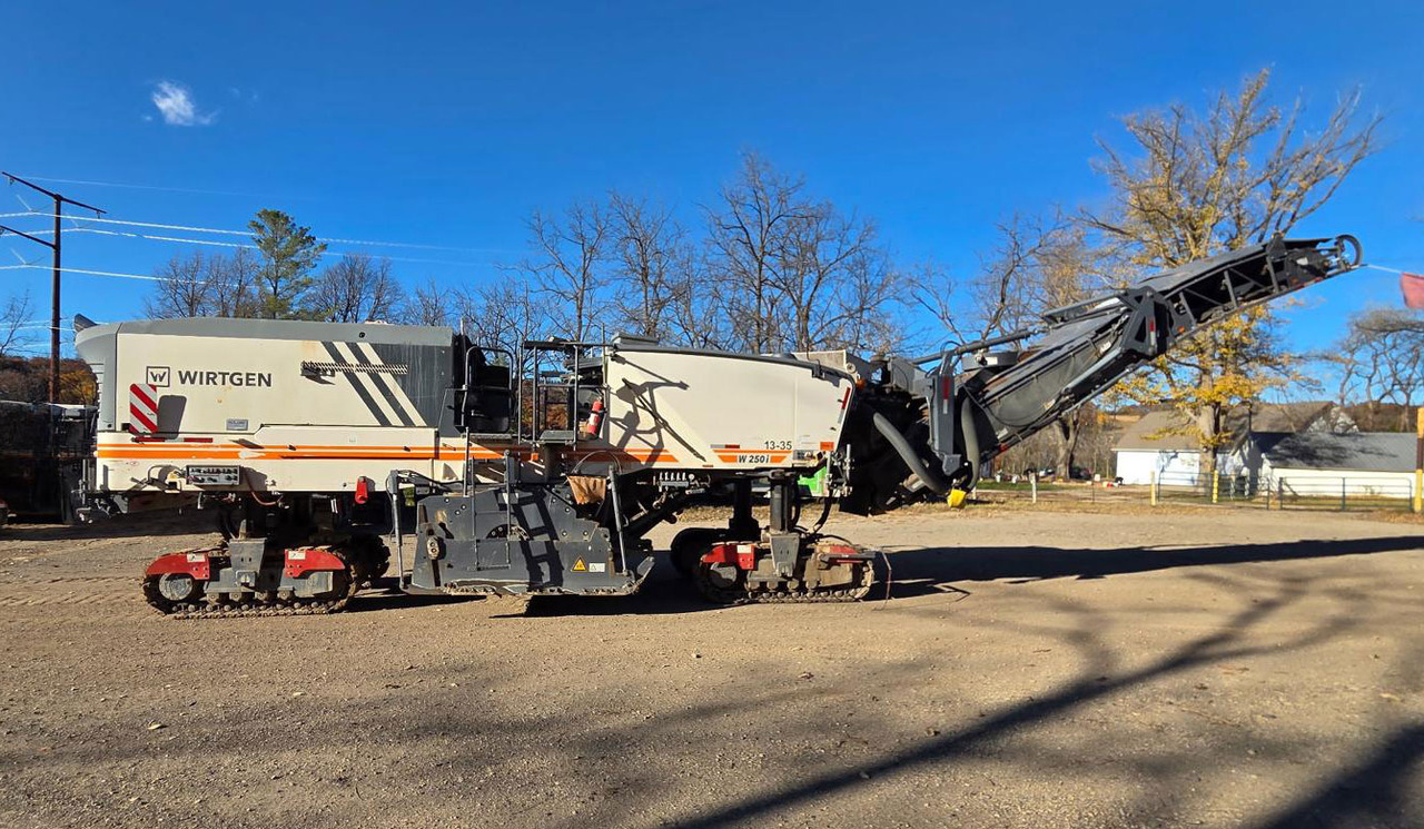 Wirtgen W 250 I - Aplainadora (Fresadora): foto 1 Wirtgen W 250 I - Aplainadora (Fresadora): foto 1