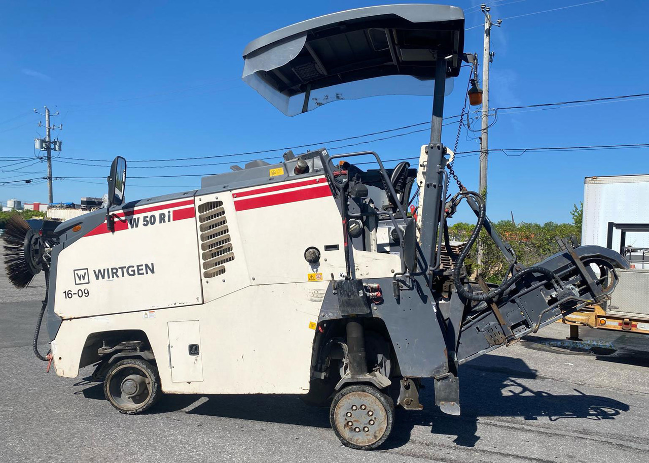 Wirtgen W 50 Ri - Aplainadora (Fresadora): foto 1 Wirtgen W 50 Ri - Aplainadora (Fresadora): foto 1