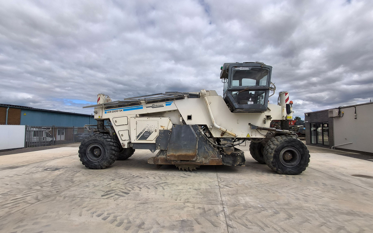 Wirtgen WR 2500 SK - Estabilizador de solos: foto 3 Wirtgen WR 2500 SK - Estabilizador de solos: foto 3