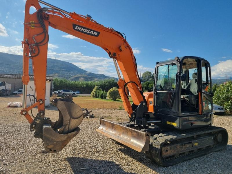 Doosan DX85 - Mini escavadeira: foto 3 Doosan DX85 - Mini escavadeira: foto 3