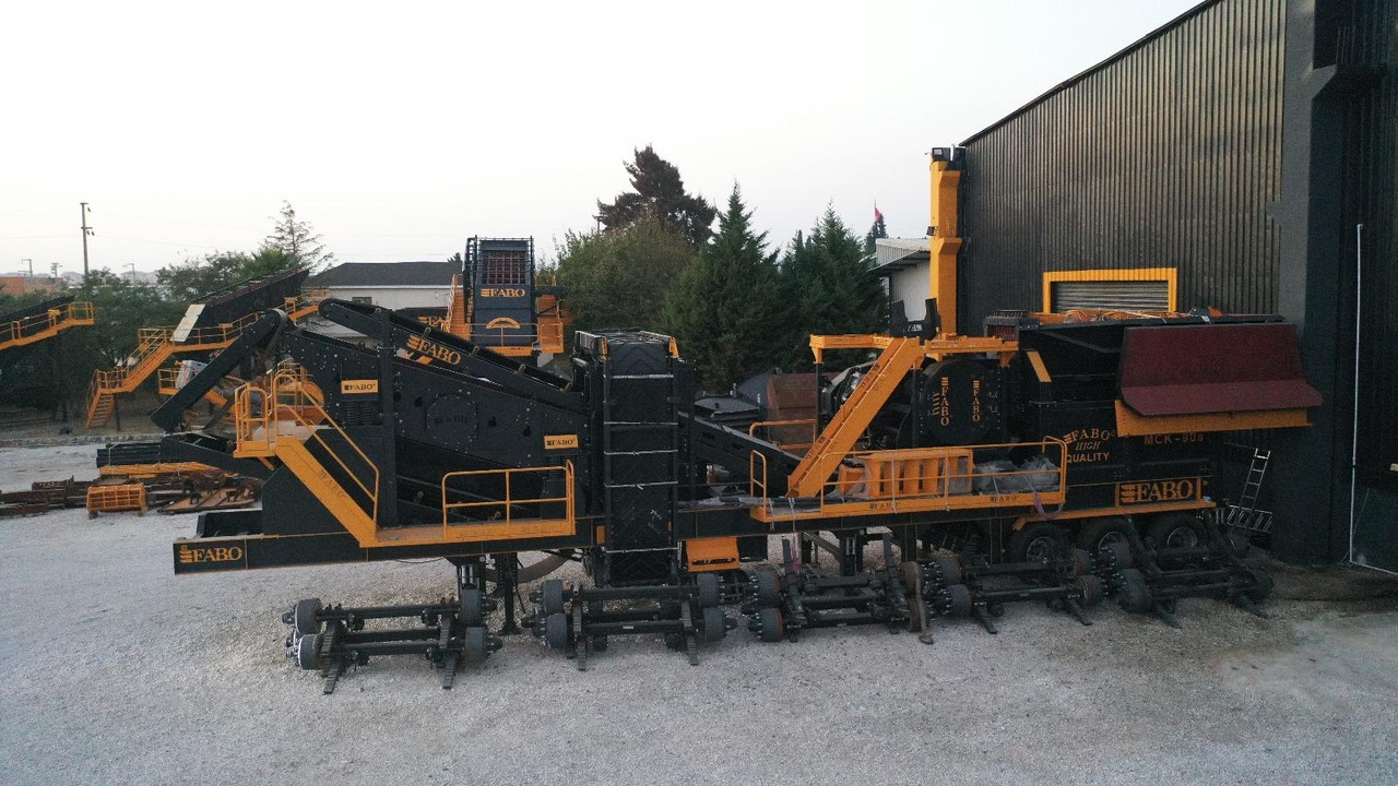 FABO MJC 90 SERIES 120-180 TPH MOBILE CRUSHING & SCREENING PLANT - Britadeira móvel: foto 2 FABO MJC 90 SERIES 120-180 TPH MOBILE CRUSHING & SCREENING PLANT - Britadeira móvel: foto 2