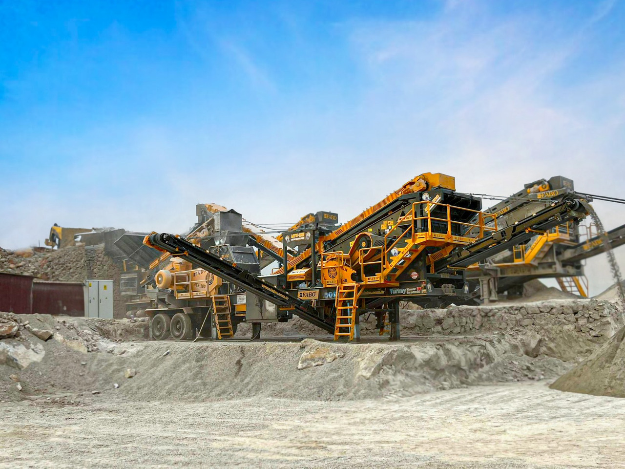 FABO Mining machinery - crushing plant - Máquina de mineração: foto 1 FABO Mining machinery - crushing plant - Máquina de mineração: foto 1