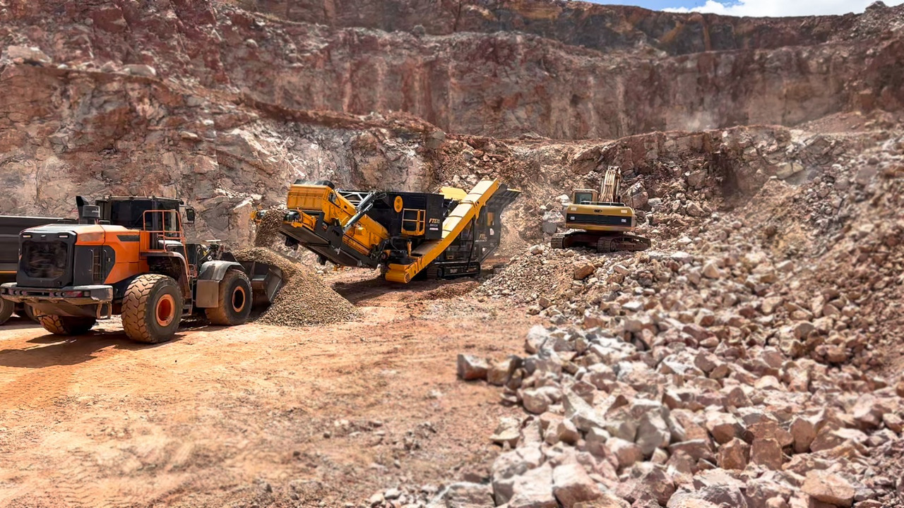 FABO Mobile crusher - Britadeira móvel: foto 2 FABO Mobile crusher - Britadeira móvel: foto 2