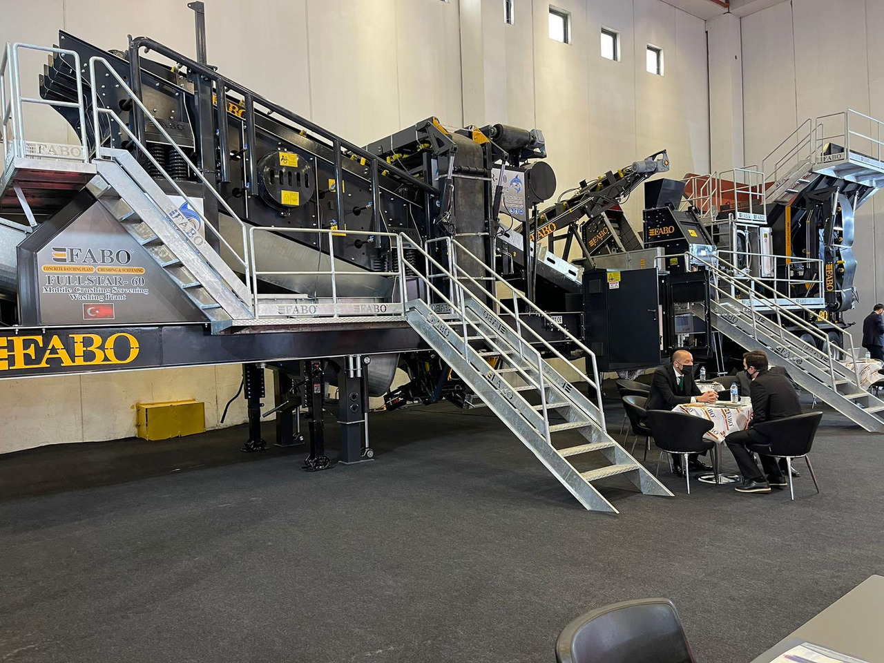 Britadeira móvel novo FABO Mobile crusher: foto 1