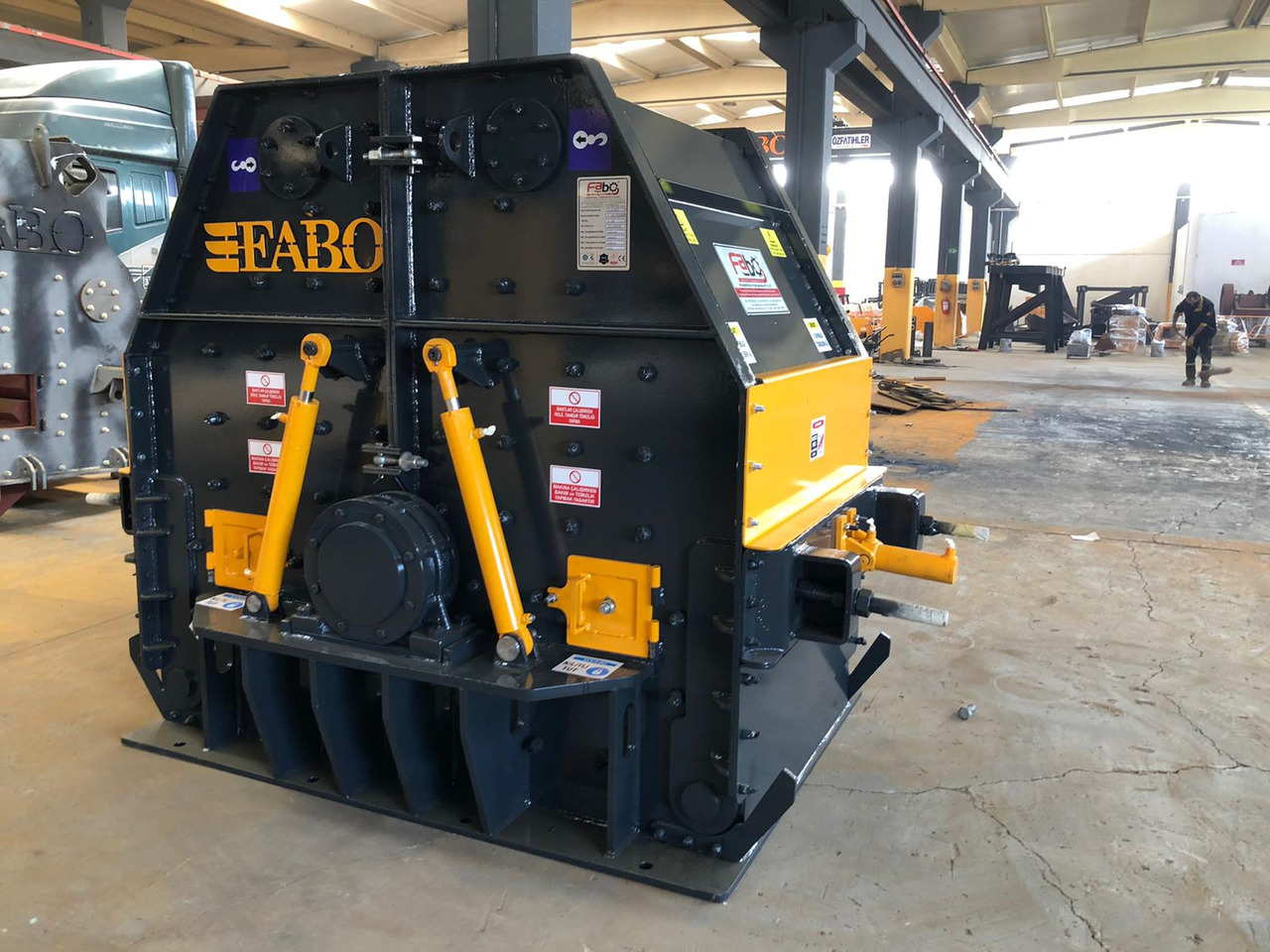 FABO impact crusher - Britador de impacto: foto 1 FABO impact crusher - Britador de impacto: foto 1