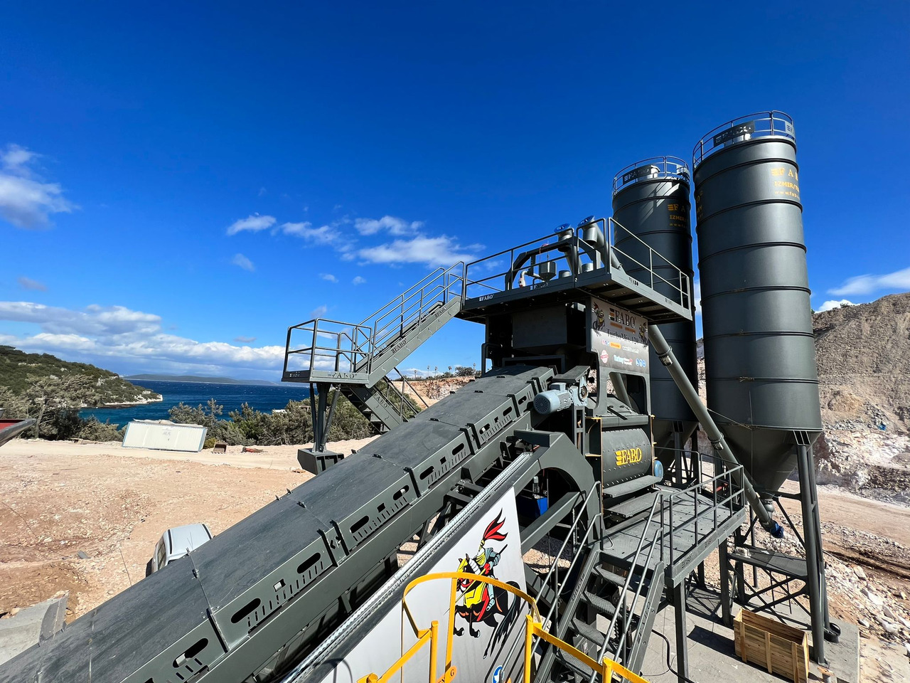 FABO mobile concrete batching plant - Usina de concreto: foto 4 FABO mobile concrete batching plant - Usina de concreto: foto 4