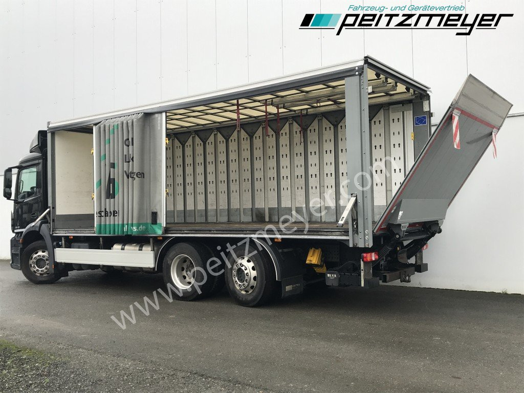 MERCEDES-BENZ Antos 2543 LL Getränke Schiebeplane Retarder, 2 x AHK, LBW 2 t., Lenkachse - Camião transporte de bebidas: foto 4 MERCEDES-BENZ Antos 2543 LL Getränke Schiebeplane Retarder, 2 x AHK, LBW 2 t., Lenkachse - Camião transporte de bebidas: foto 4