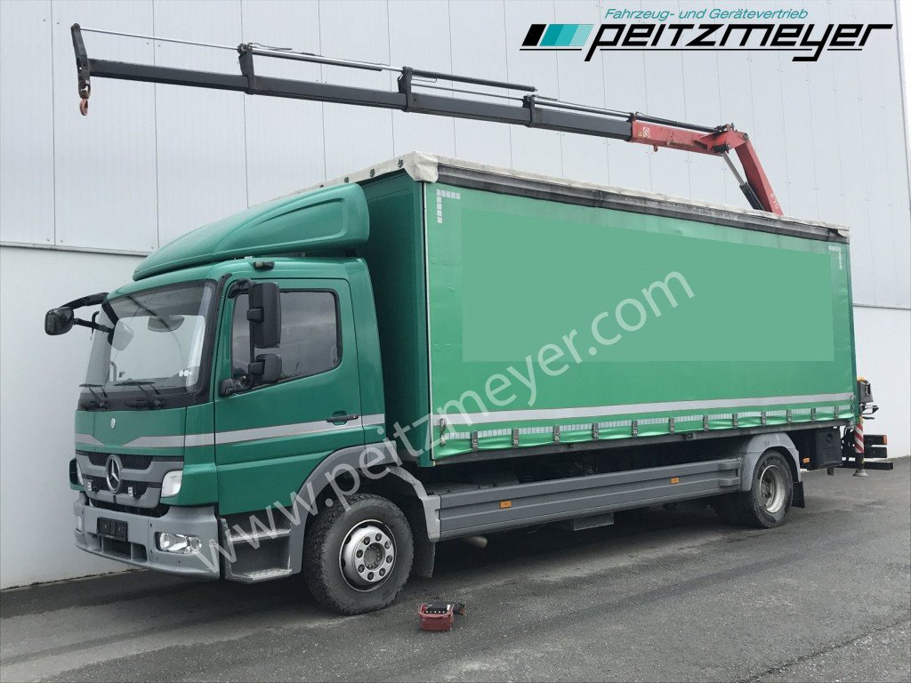 MERCEDES-BENZ Atego 1224 L Pritsche m. Heckkran Funk 4 x hydraulisch - Camião de lona, Camião grua: foto 1 MERCEDES-BENZ Atego 1224 L Pritsche m. Heckkran Funk 4 x hydraulisch - Camião de lona, Camião grua: foto 1